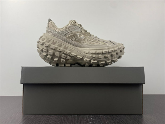 BLCG DEFENDER  685613 W2RA6 9700