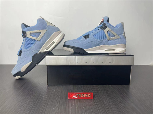 Jordan 4 Retro University Blue CT8527-400
