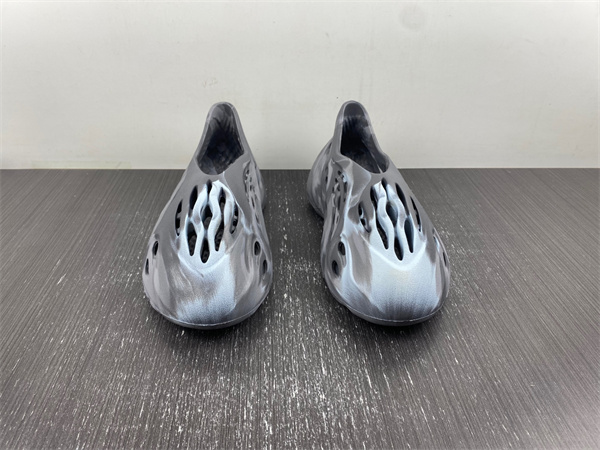 YZY FOAM RUNNER MX
