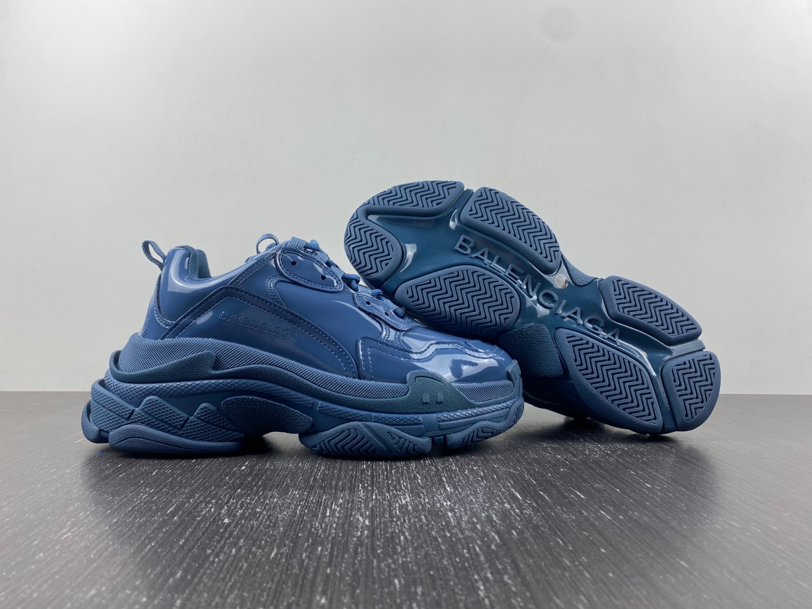 BLCG TRIPLE S 734954 W2PAA 4000