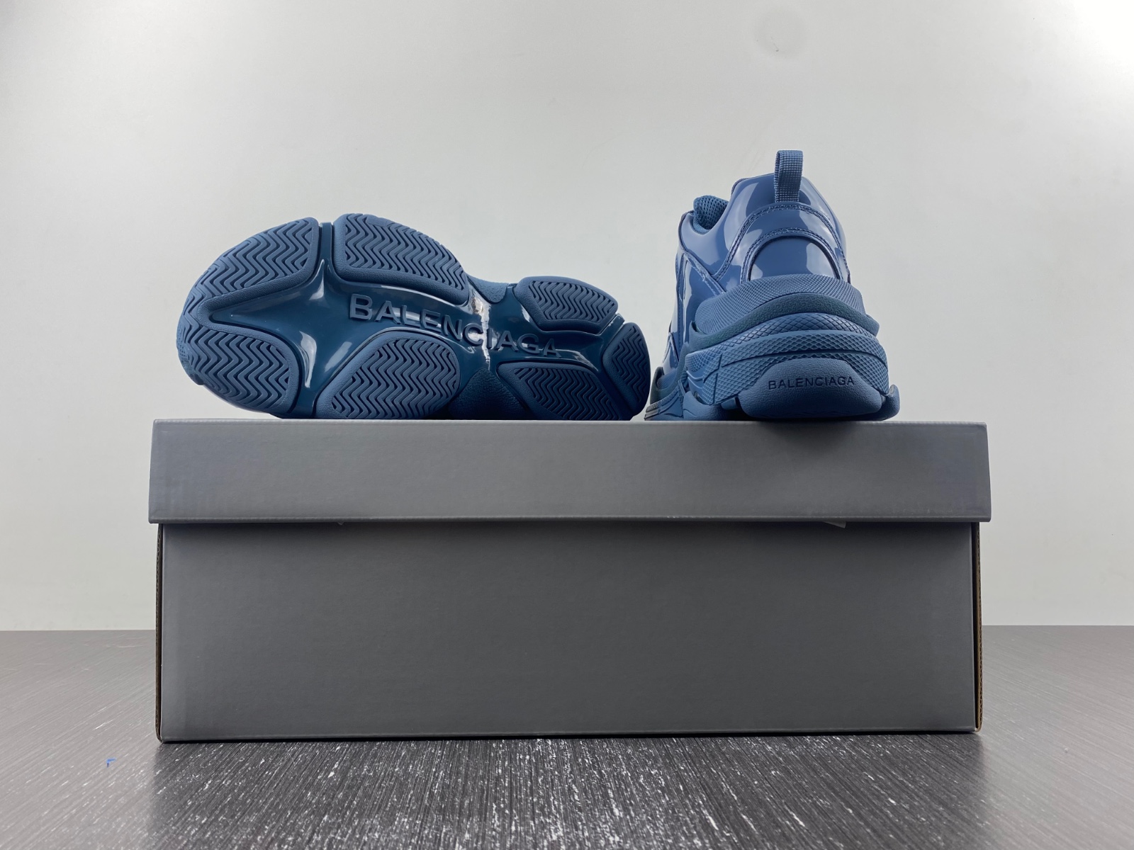 BLCG TRIPLE S 734954 W2PAA 4000