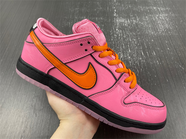 The Powerpuff Girls x Nike SB Dunk Low “Blossom”