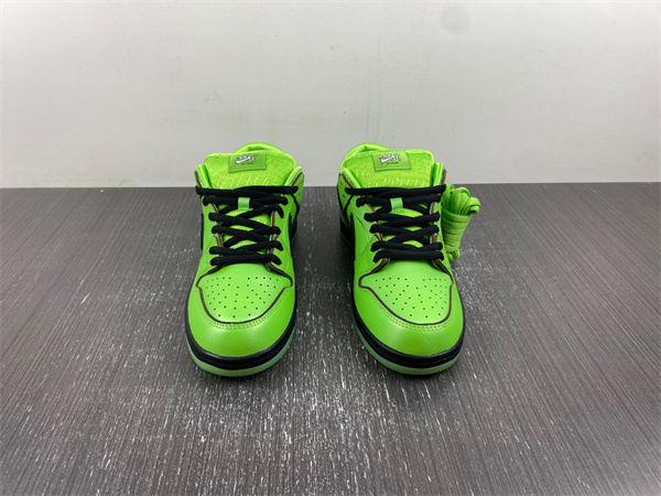 The Powerpuff Girls x Nike SB Dunk Low