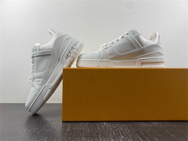 l**is V*t*n lv trainer