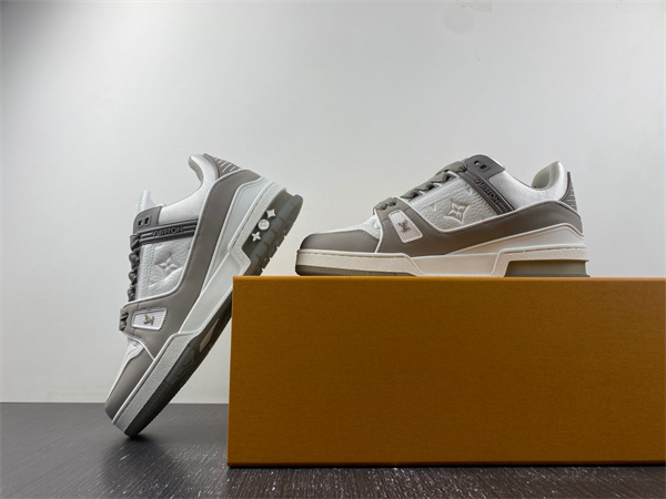 l**is V*t*n lv trainer