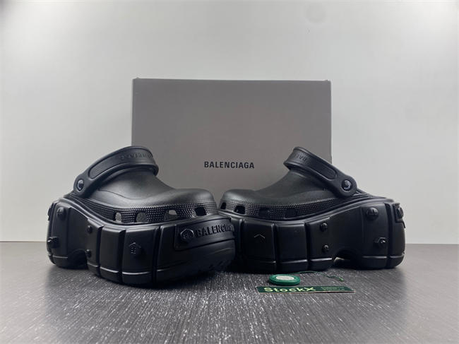 Cr*0*s x ba*len*cia*ga hardCr*0*s slide