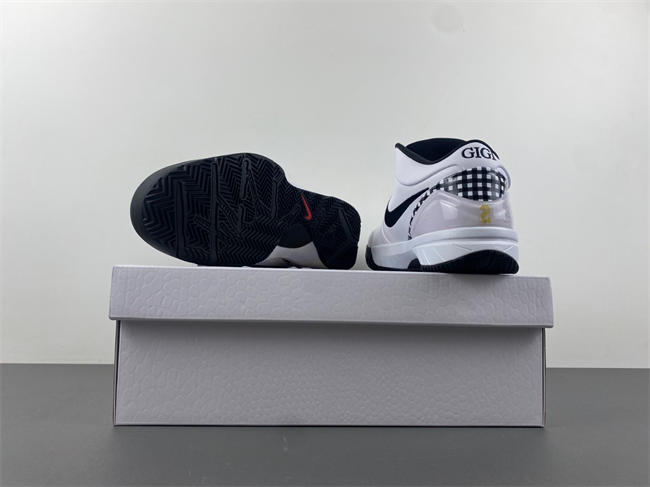 Nike Zoom Kobe 4 Protro