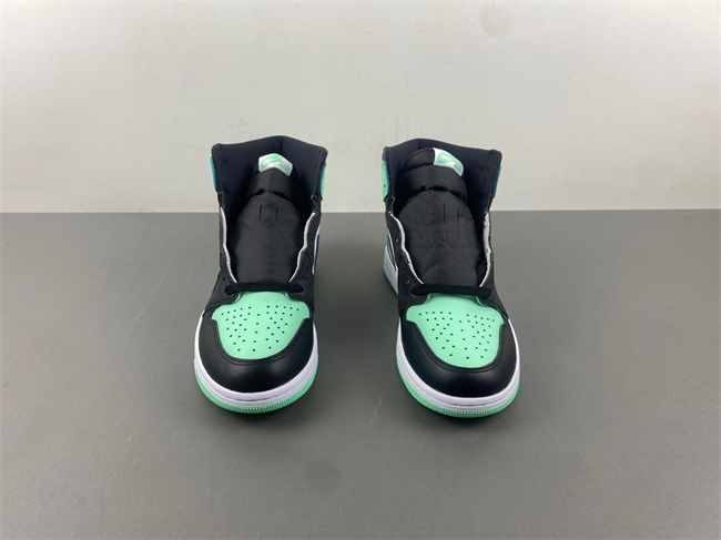 Air Jordan 1 High OG “Green Glow” DZ5485-130