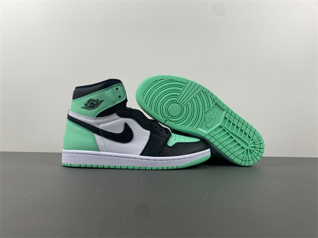 Air Jordan 1 High OG “Green Glow” DZ5485-130