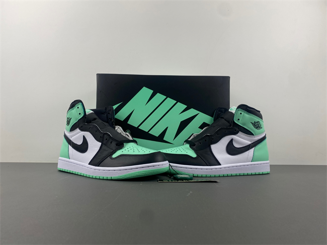 Air Jordan 1 High OG “Green Glow” DZ5485-130
