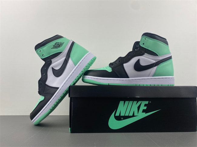 Air Jordan 1 High OG “Green Glow” DZ5485-130