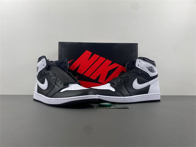 Air Jordan 1 High OG “Reverse Panda” DZ5485-010