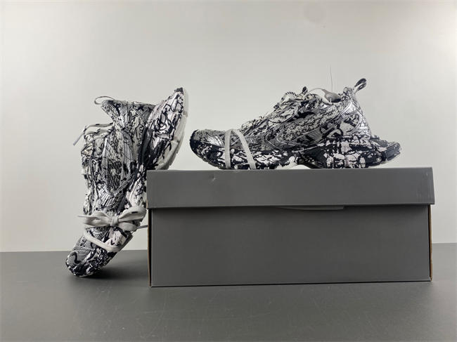 十IAGA -PHANTOM SNEAKER 734734 W3XDC 0135