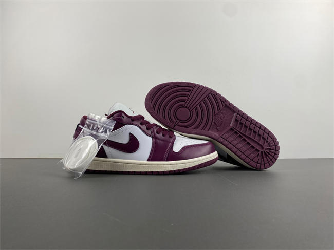 Air Jordan 1 Low  DC0774-161