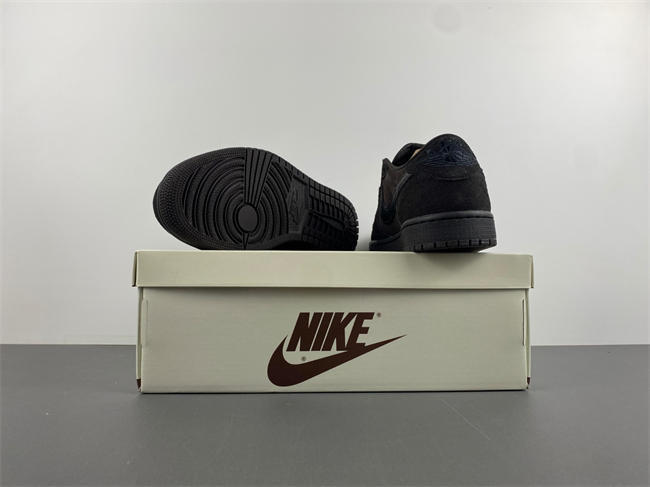 Travis Sco tt x Air Jordan 1 Low OG DM7866-202