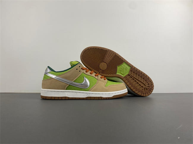 Nike SB Dunk Low “Escargot” FQ7585-200