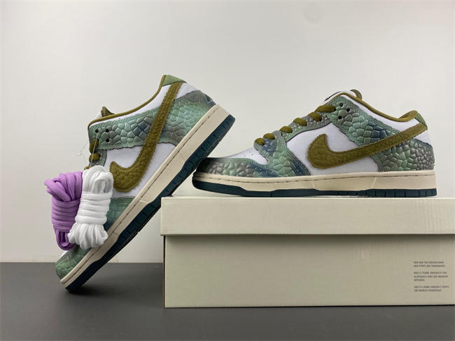 Alexis Sablone x Dunk Low SB 