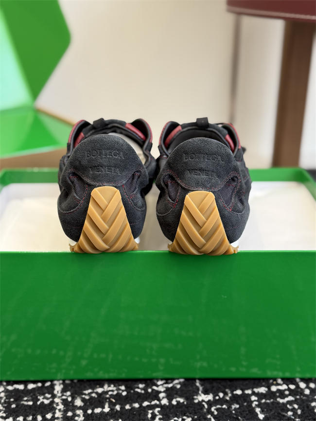 b0tt*ga Ven*ta sneaker