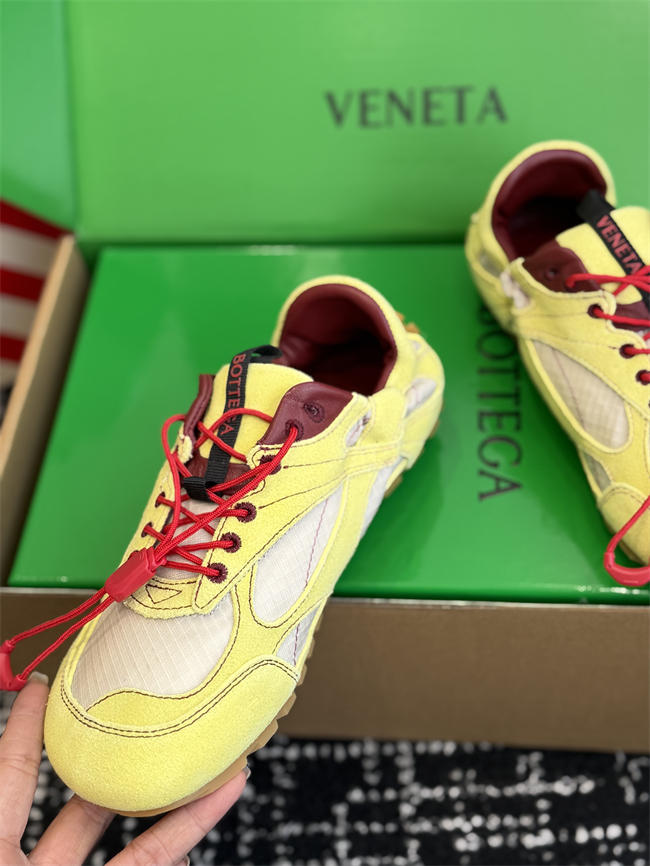 b0tt*ga Ven*ta sneaker