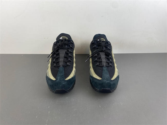 Nike Air Max 95 SP Undefeated Geo La Brea Medium Olive IB4523-200