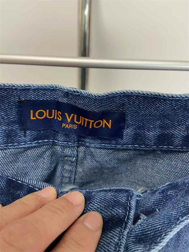 LV SHORTS