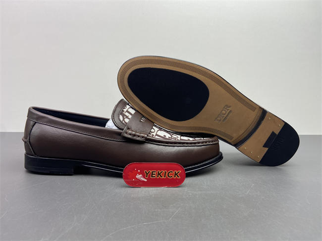 D10r loafer