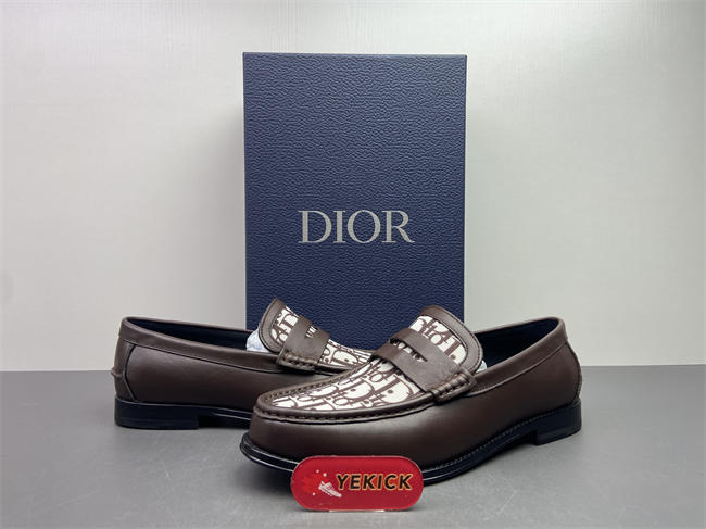 D10r loafer