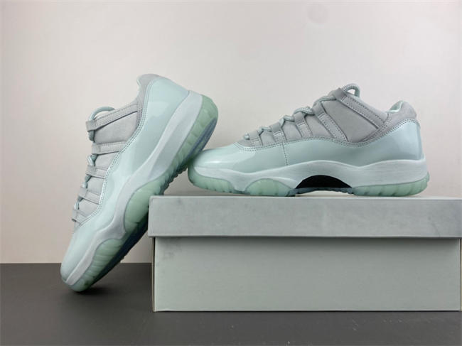 Air Jordan 11 IW1882 -300