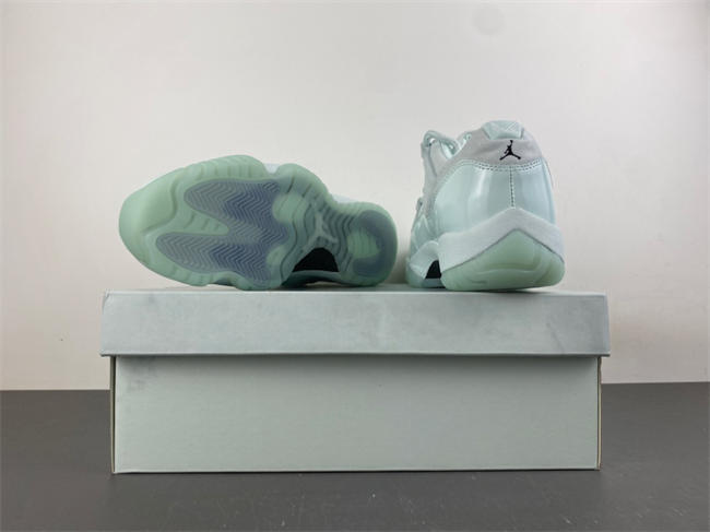 Air Jordan 11 IW1882 -300