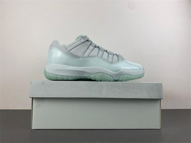 Air Jordan 11 IW1882 -300