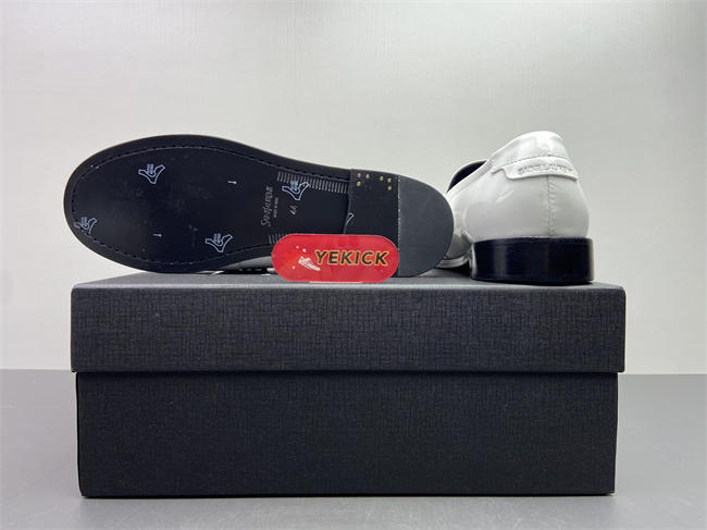 Y51 loafer