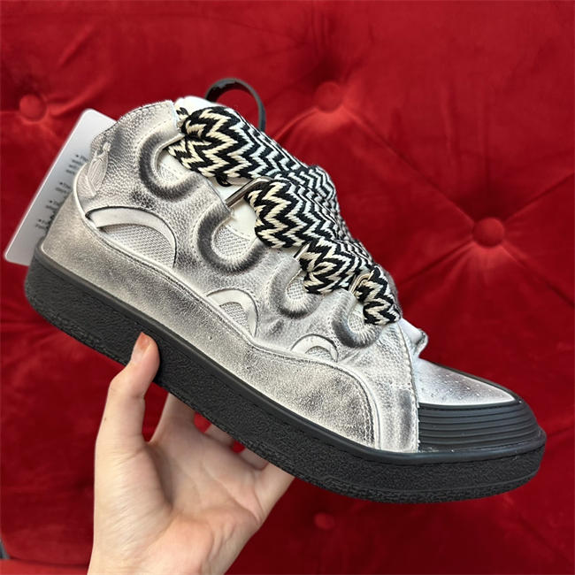 Lanu1n curb sneaker