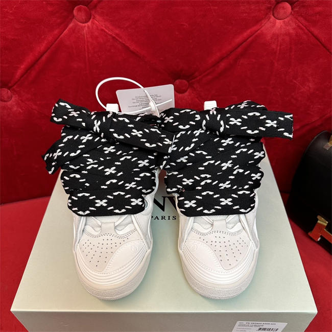 Lanu1n curb sneaker