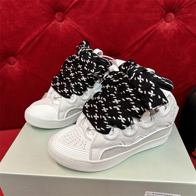 Lanu1n curb sneaker