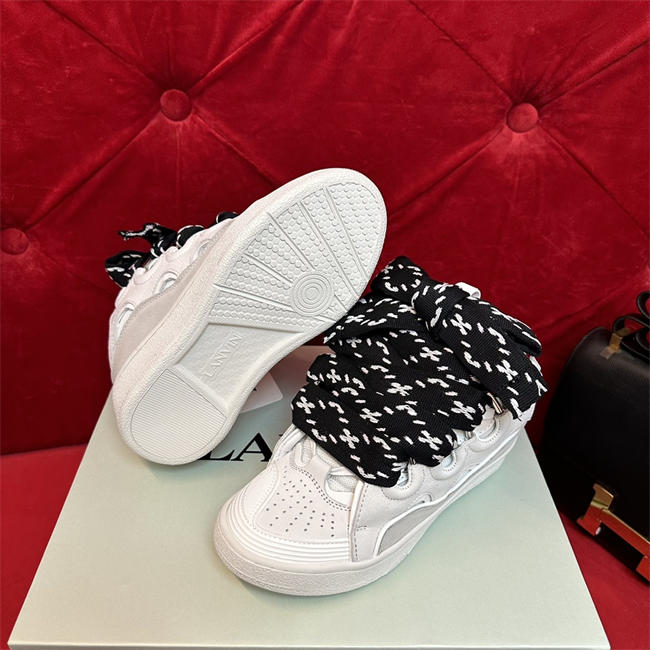 Lanu1n curb sneaker