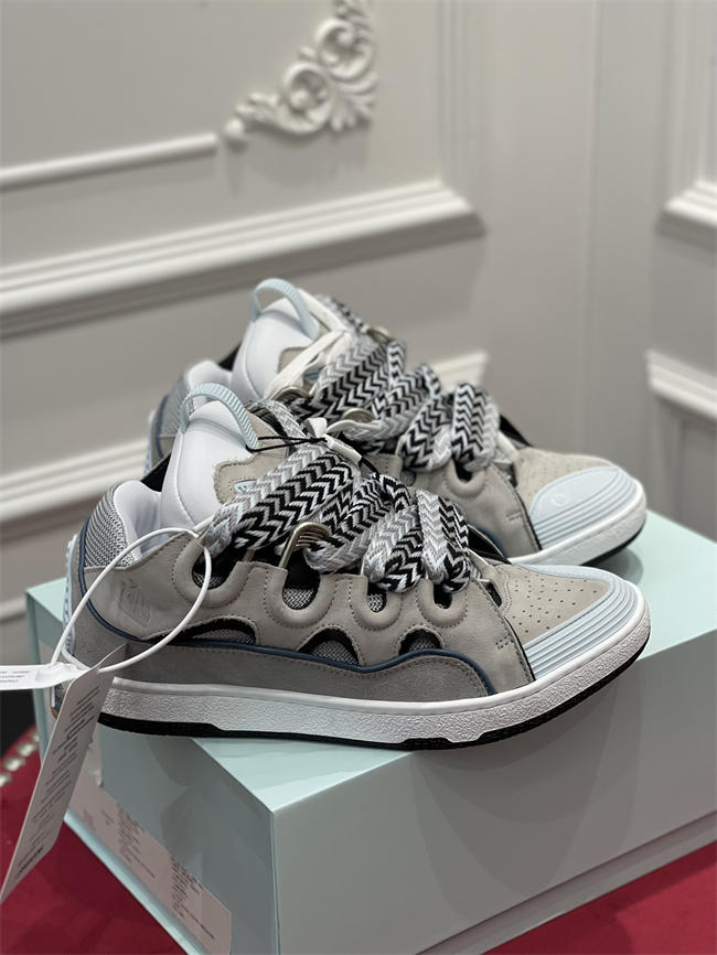 Lanu1n curb sneaker