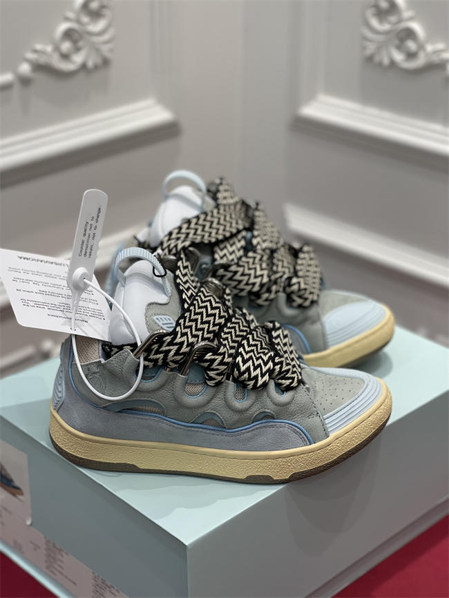 Lanu1n curb sneaker