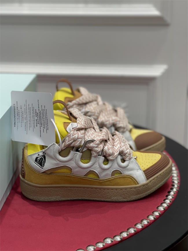 Lanu1n curb sneaker