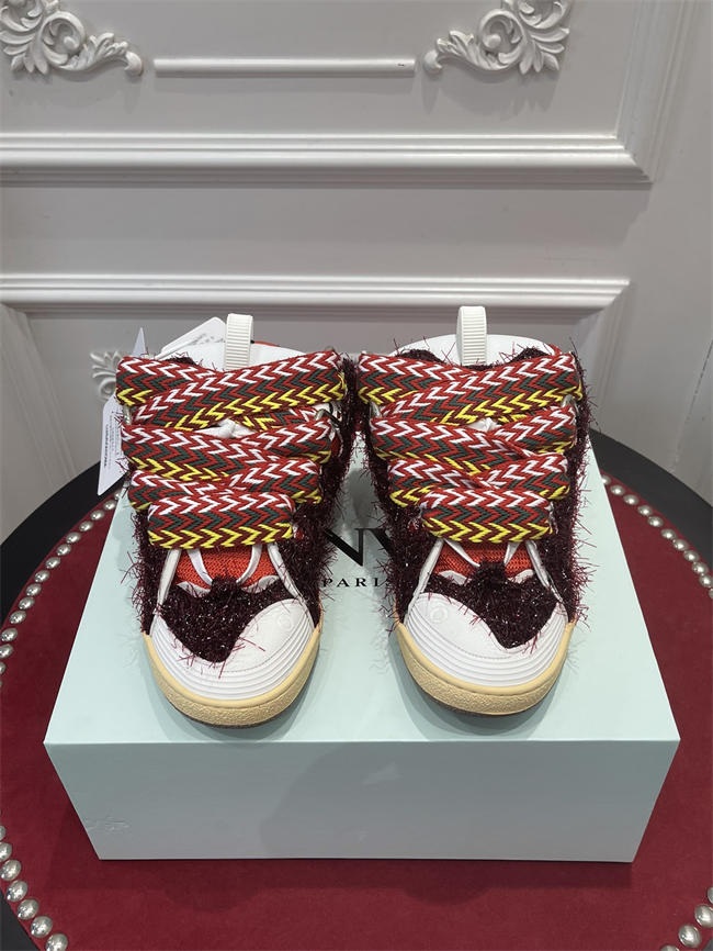 Lanu1n curb sneaker
