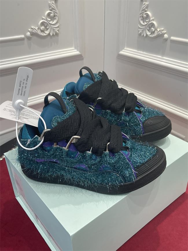 Lanu1n curb sneaker