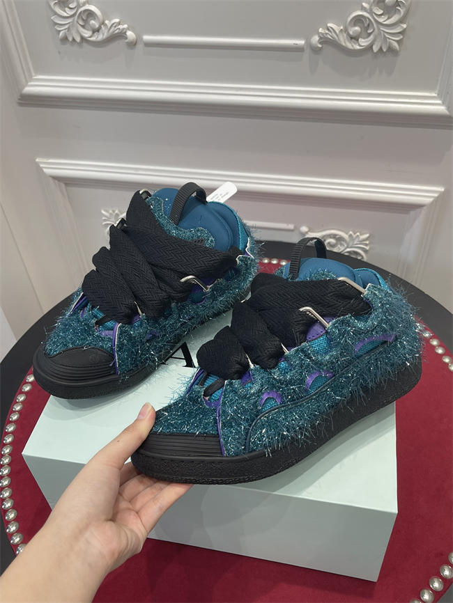 Lanu1n curb sneaker