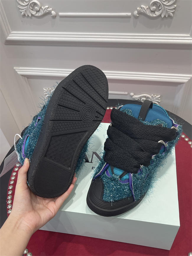 Lanu1n curb sneaker