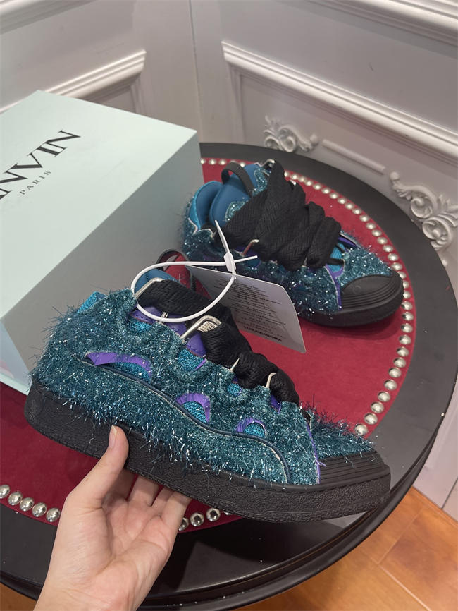 Lanu1n curb sneaker