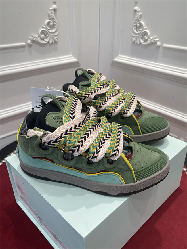 Lanu1n curb sneaker