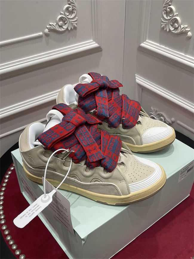 Lanu1n curb sneaker