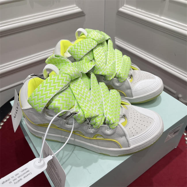 Lanu1n curb sneaker