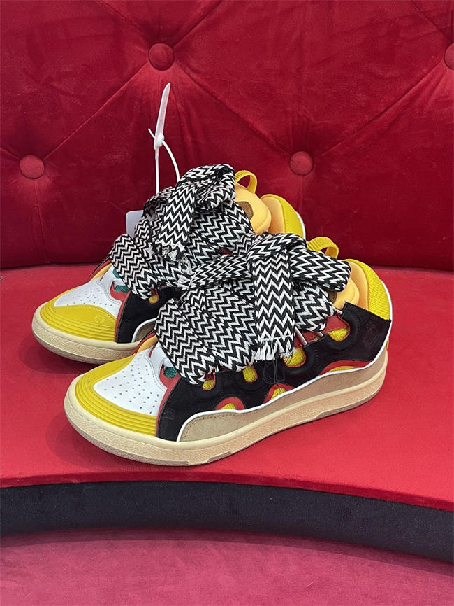 Lanu1n curb sneaker