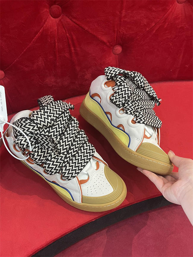 Lanu1n curb sneaker