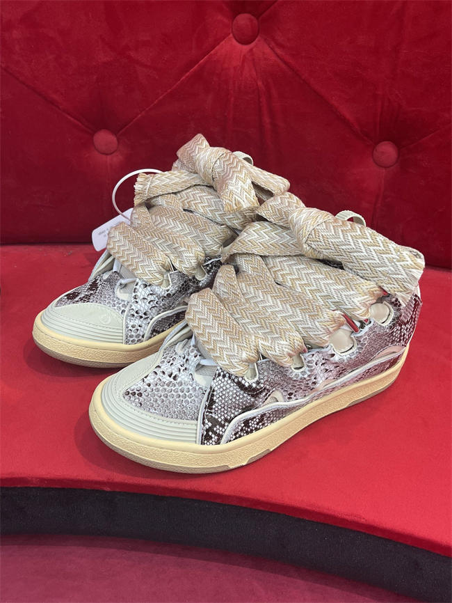 Lanu1n curb sneaker