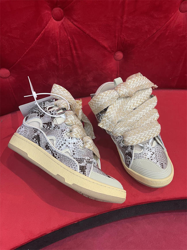 Lanu1n curb sneaker